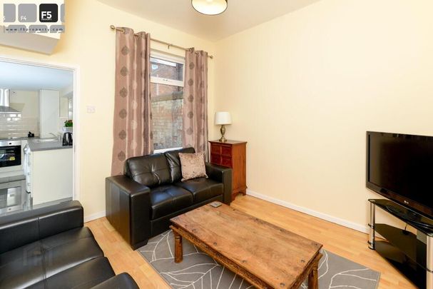 30 Deramore Avenue, Ormeau Road, Belfast, BT7 3ER - Photo 1