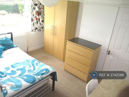 6 bedroom semi-detached house to rent - Photo 5