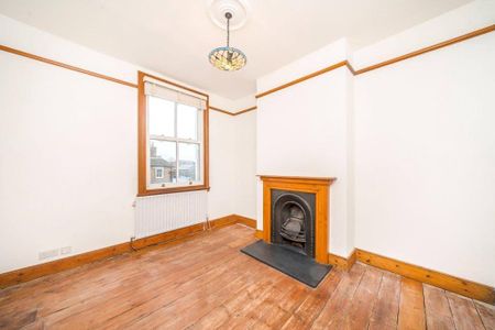 3 bedroom end of terrace house to rent - Photo 5