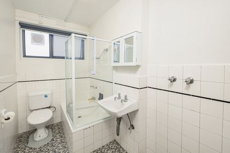 2/249 Burnley Street, Richmond VIC 3121 - Photo 4