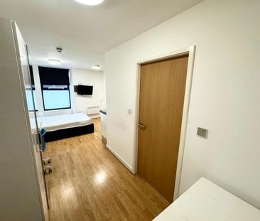 Studio to rent - Photo 1