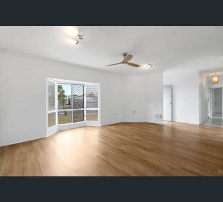 11 Somerset Close, Bentley Park, Qld 4869 - Photo 2