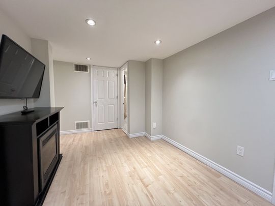 For Lease - 3866 Freeman Terrace Unit# Basement, Mississauga, Ontario - Photo 1