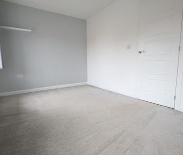 2 bedroom end of terrace house to rent - Photo 5