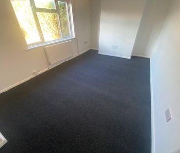 3 bedroom end of terrace house to rent - Photo 5