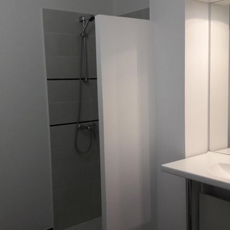 location Appartement T2 DE 38.33m² À MARSEILLE - Photo 3