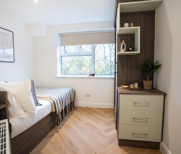 Apt 17, Portland Place - Photo 5