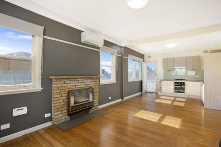 Refreshed 3 Bedrooms Family Home - Photo 2