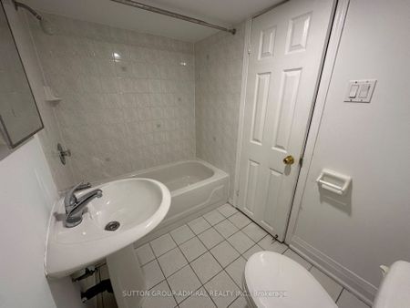 For Lease - 7 Resolution Crescent Unit# Lower A, Toronto, Ontario - Photo 4