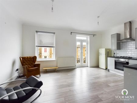 2 bedroom flat to rent - Photo 4