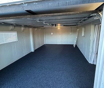 Newly renovated 3-bedroom with extra rumpus room - Photo 5
