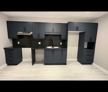 1232 Montblanc Cres Unit A - Photo 5