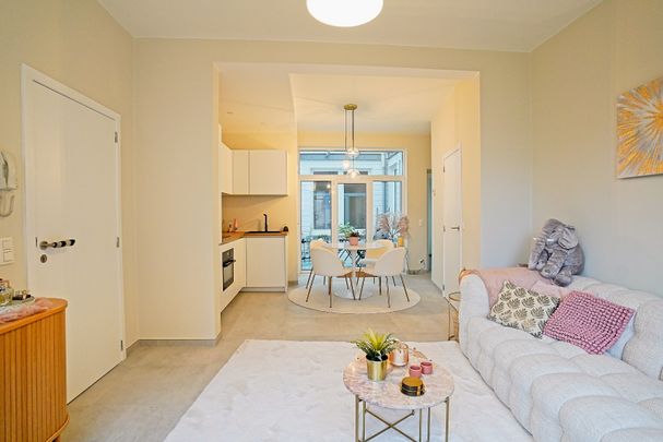 Ruim en lichtrijk 2 slaapkamer appartement in het centrum van Sint-Niklaas - Photo 1