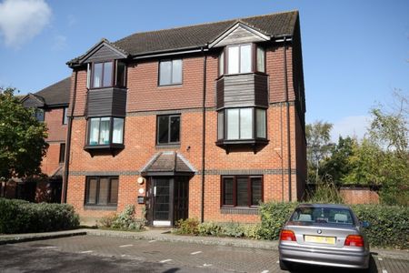 Foxhills, Woking - Photo 5