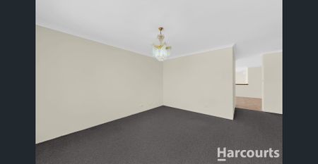 Spacious Family Living in the Heart of Currambine! - Photo 4