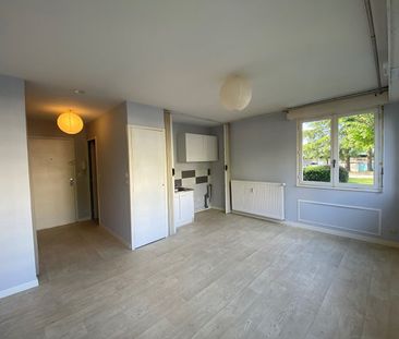 Location Appartement 1 pièce 25m² MONT ST AIGNAN 76130 - Photo 1