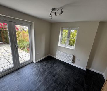 4 bedroom semi-detached house to rent - Photo 3