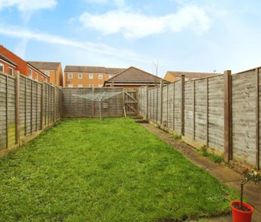 Welcome to this charming 4-bedroom townhouse nestled on Wood St in ... - Photo 2