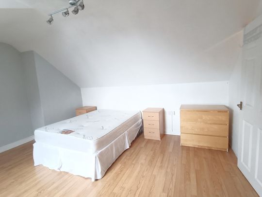 3 Bedroom Flat - Photo 1