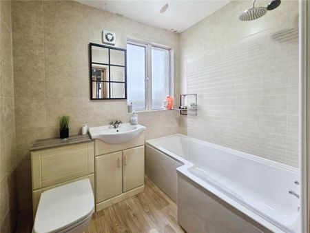 Pildacre Lane, Dewsbury, West Yorkshire, WF12 - Photo 5