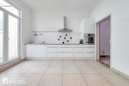 Prachtige ruime woning met 4 slaapkamers in het centrum van Sint-Niklaas! - Photo 5