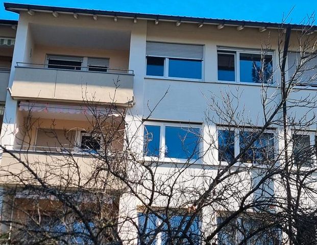 Vermietet wird eine schöne renovierte 3 Zimmer Wohnung in Singen - Foto 1