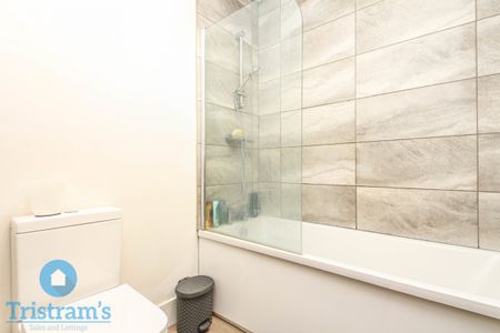 3 bed Apartment for Rent - Photo 3