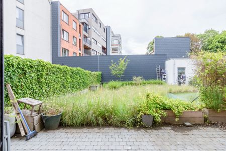 Kwalitatief gelijkvloers appartement met autostaanplaats - Photo 3