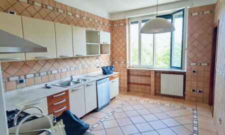 Parioli-Panama: 170sqm. Beautifully restored 3 bedroom, 3 bath, spacious living, balconies, restored kitchen, baths. Doorman, parking, views of Park. Ref 302 - Photo 5