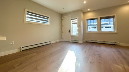 Executive Living: 4 Bedroom + Office Home W/ High End Finishes. Double Garage. - Photo 2