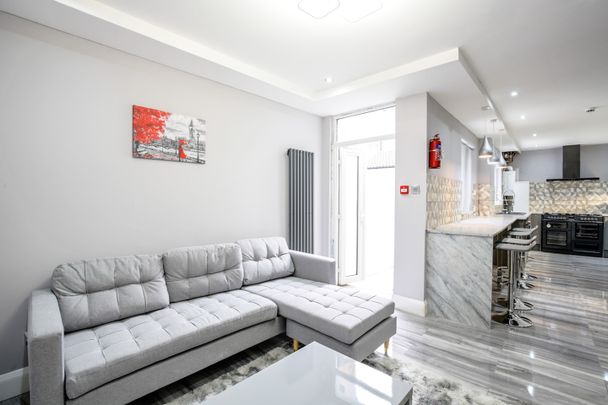 5 Bed Terraced House, Adelaide Road, L7 - Photo 1