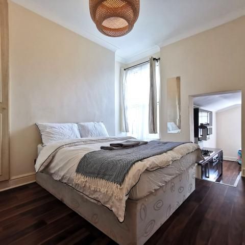 1 Bedroom, 1 bath, 1 reception Flat - Photo 1