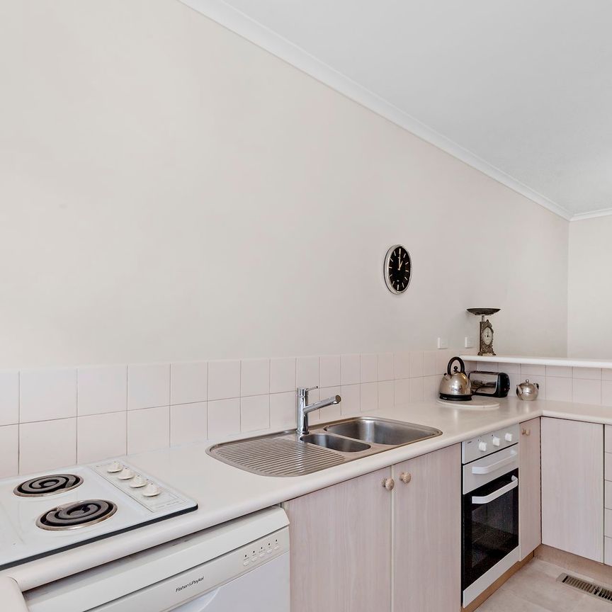 Unit 11/3 Boston Road, Balwyn. - Photo 1