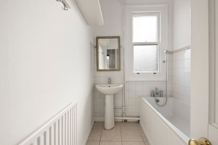 Room in a Shared Flat, Lower Addiscombe Road, CR0 - Photo 4