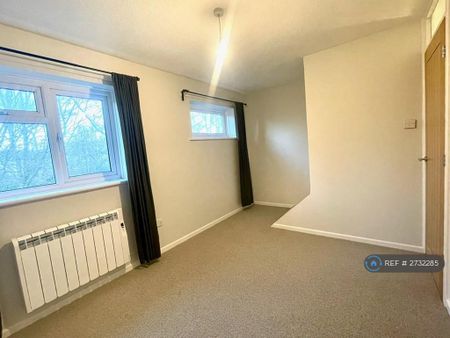 2 bedroom terraced house to rent - Photo 2