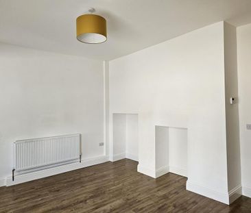 4 bedroom terraced house to rent - Photo 2