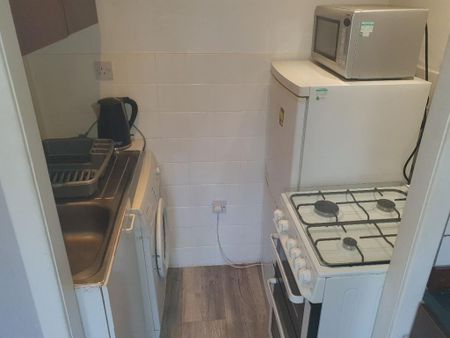 1 bedroom flat to rent - Photo 3