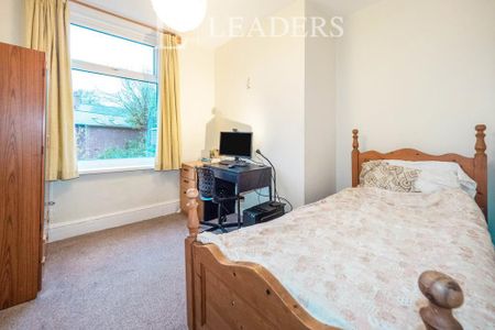 5 bedroom semi-detached house to rent - Photo 5