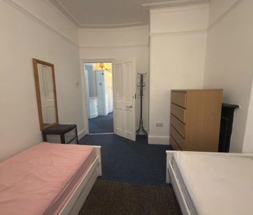 2 bedroom flat to rent - Photo 6