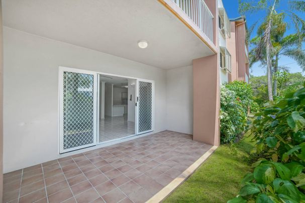 Spacious ground floor unit close to CBD - Photo 1