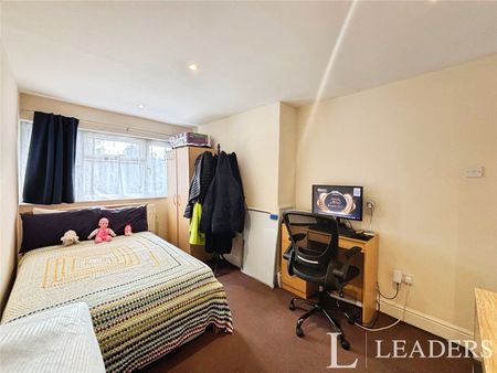 2 bedroom property to rent The Hides, Harlow, CM20 - Photo 4