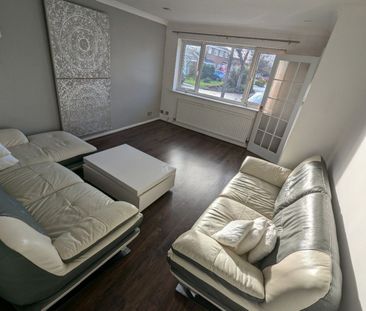 St. Clares Avenue, Fulwood, Preston - Photo 3