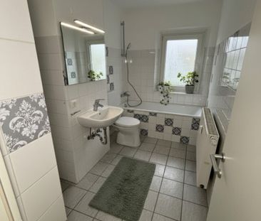 Schnell sein und erstklassige 2-Zimmer-Wohnung in idyllischer Grünl... - Foto 3