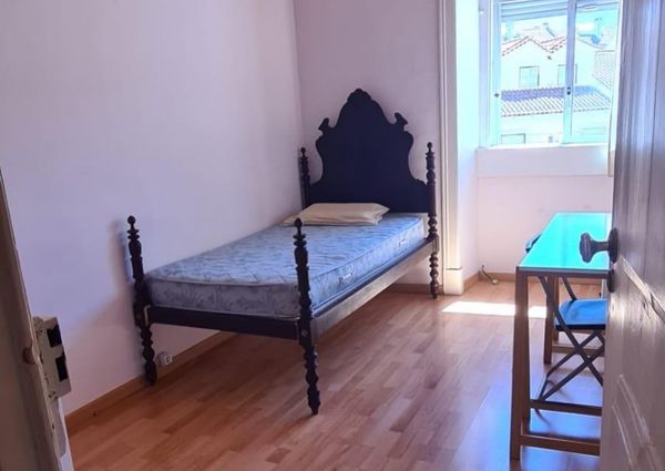 Quarto para arrendar em Sacavem