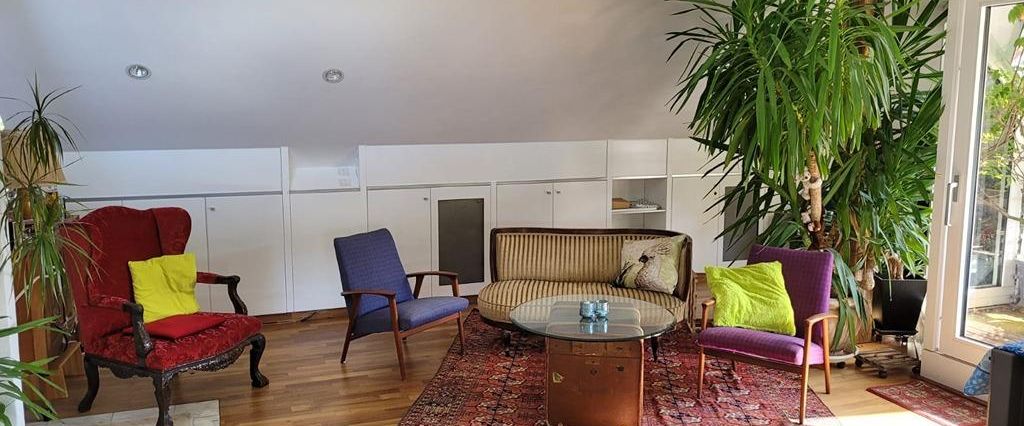 Außergewöhnliche Dachgeschoß-Galerie-Wohnung, ruhig und sonnig, demnächst mit Glas-Lift - Foto 1