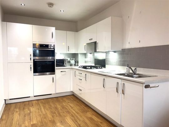 1 bed Upper Floor Flat for rent - Photo 1