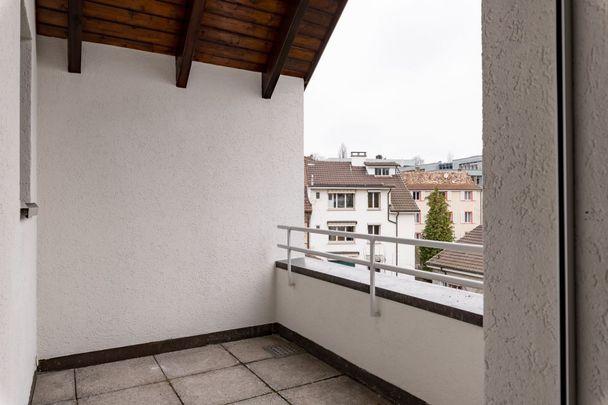 Moderne 2 1/2 Zimmer-Maisonette-Wohnung im Herzen von Binningen zu vermieten - Foto 1