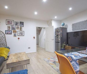 5 bedroom terraced house to rent - Photo 2