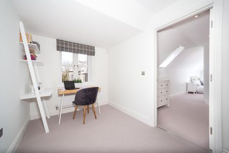 5 bedroom detached house to rent - Photo 3