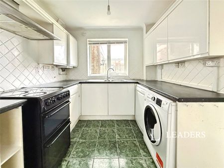 3 bedroom house to rent Affleck Road, Colchester, Essex, CO4 - Photo 5